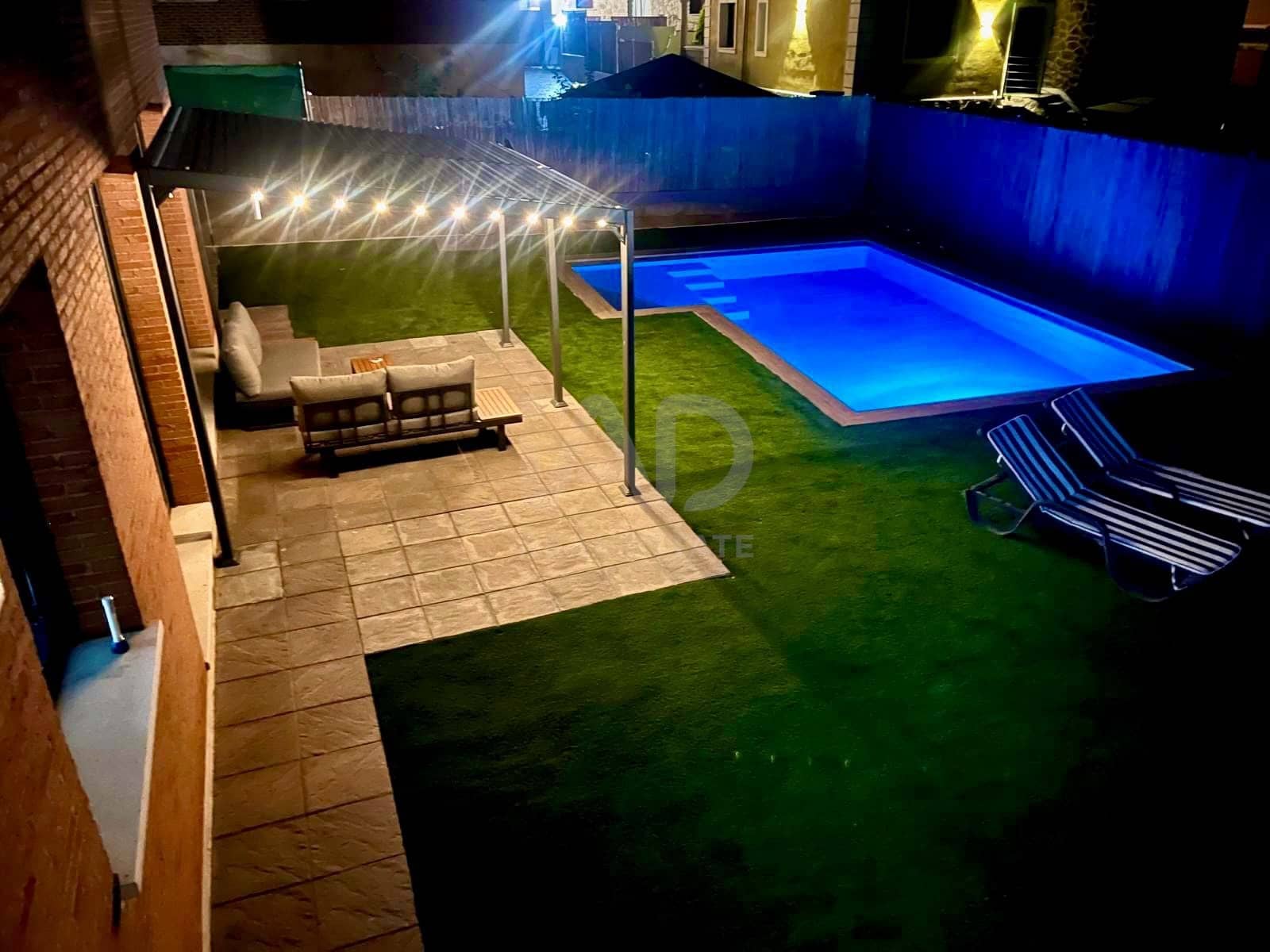 4 sypialnia Dom na sprzedaż w Miasto Guadalajara z basenem garażem - 420 000 € (Ref: 9988045)