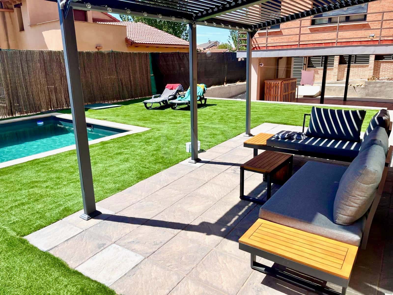 4 sypialnia Dom na sprzedaż w Miasto Guadalajara z basenem garażem - 420 000 € (Ref: 9988045)