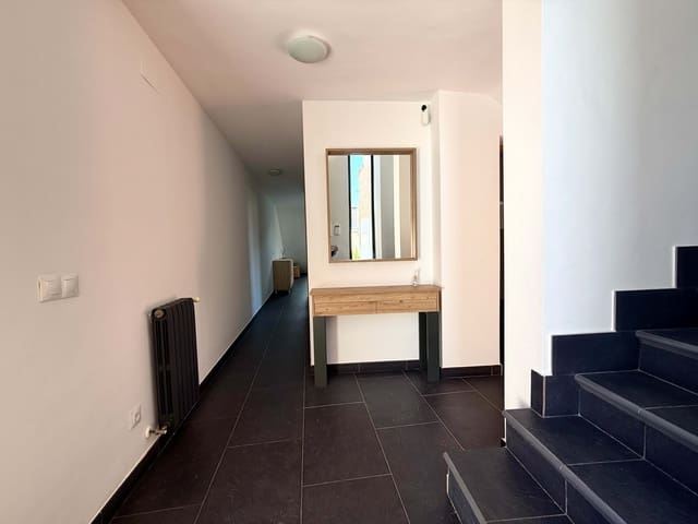 4 camera da letto Casa in vendita in Guadalajara città con piscina garage - 420.000 € (Rif: 9988045)