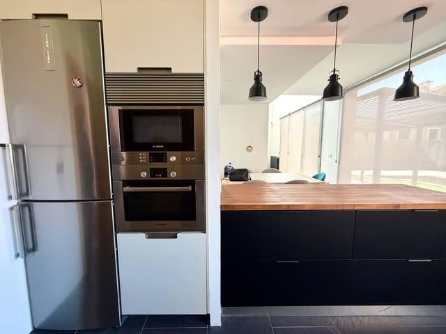 4 camera da letto Casa in vendita in Guadalajara città con piscina garage - 420.000 € (Rif: 9988045)