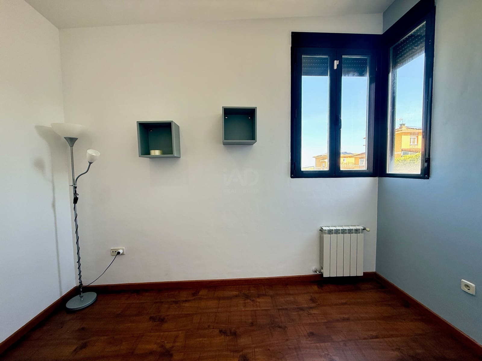 4 sypialnia Dom na sprzedaż w Miasto Guadalajara z basenem garażem - 420 000 € (Ref: 9988045)