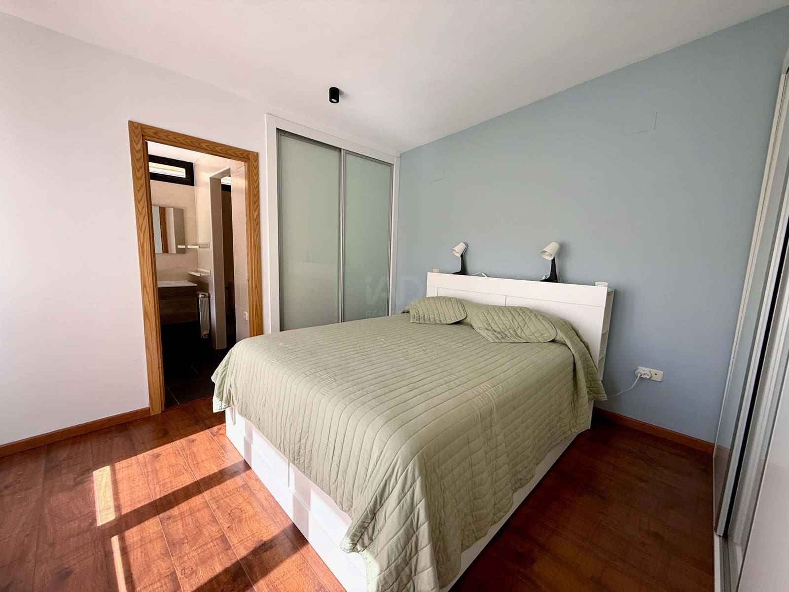 4 sypialnia Dom na sprzedaż w Miasto Guadalajara z basenem garażem - 420 000 € (Ref: 9988045)