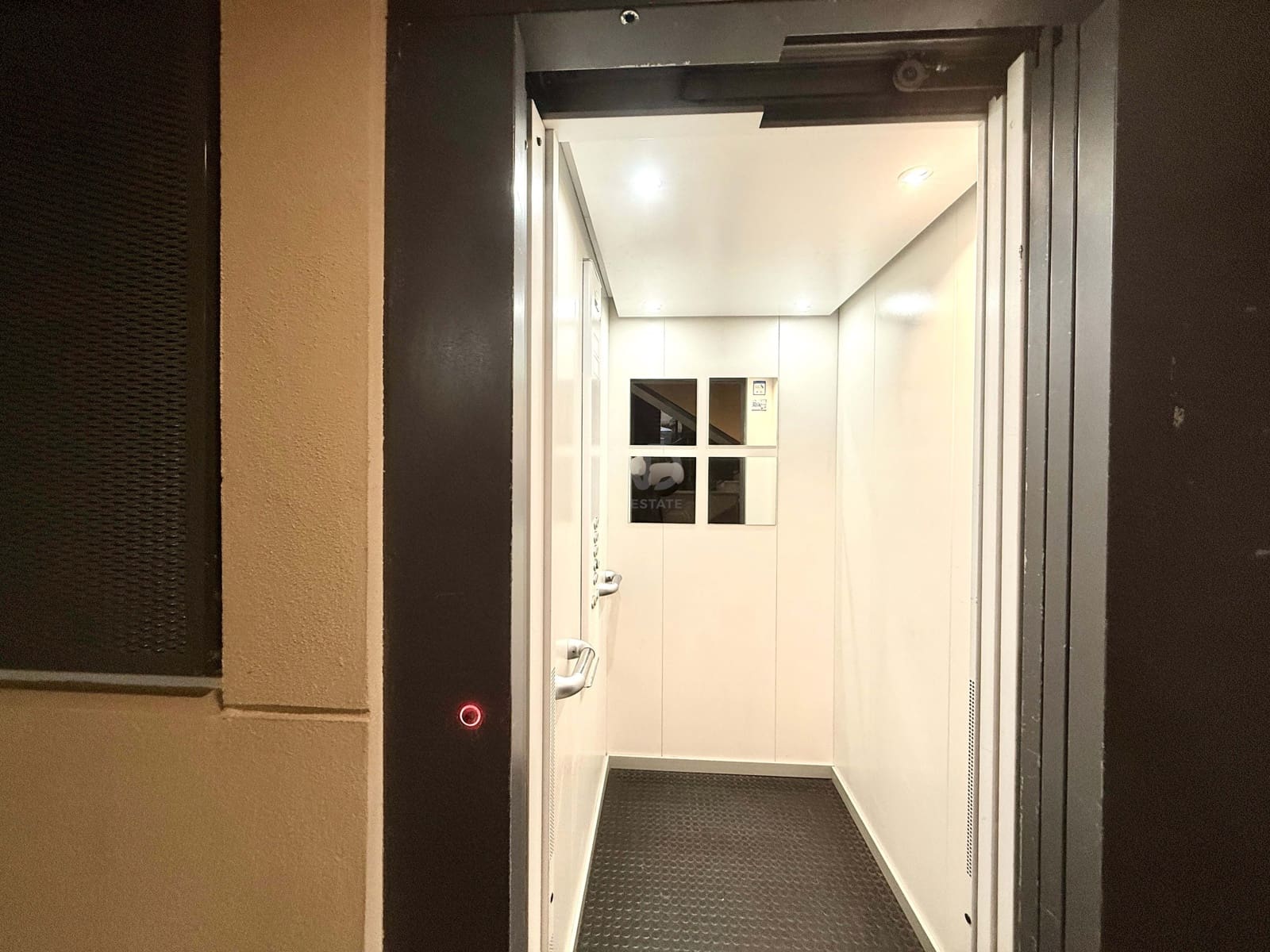 2 Zimmer Apartment zu verkaufen in Madrid Stadt mit Garage - 309.000 € (Ref: 9988047)