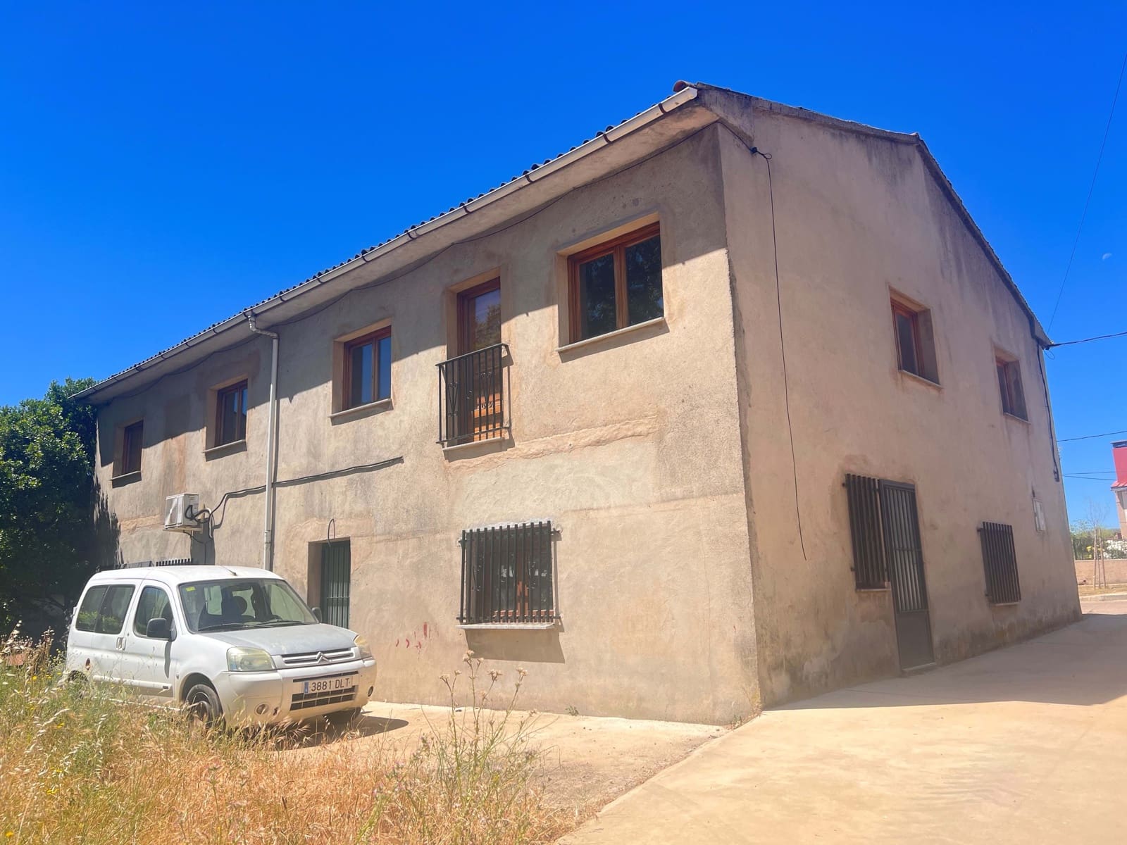 Erhverv til salg i Salamanca by - € 80.000 (Ref: 9988051)