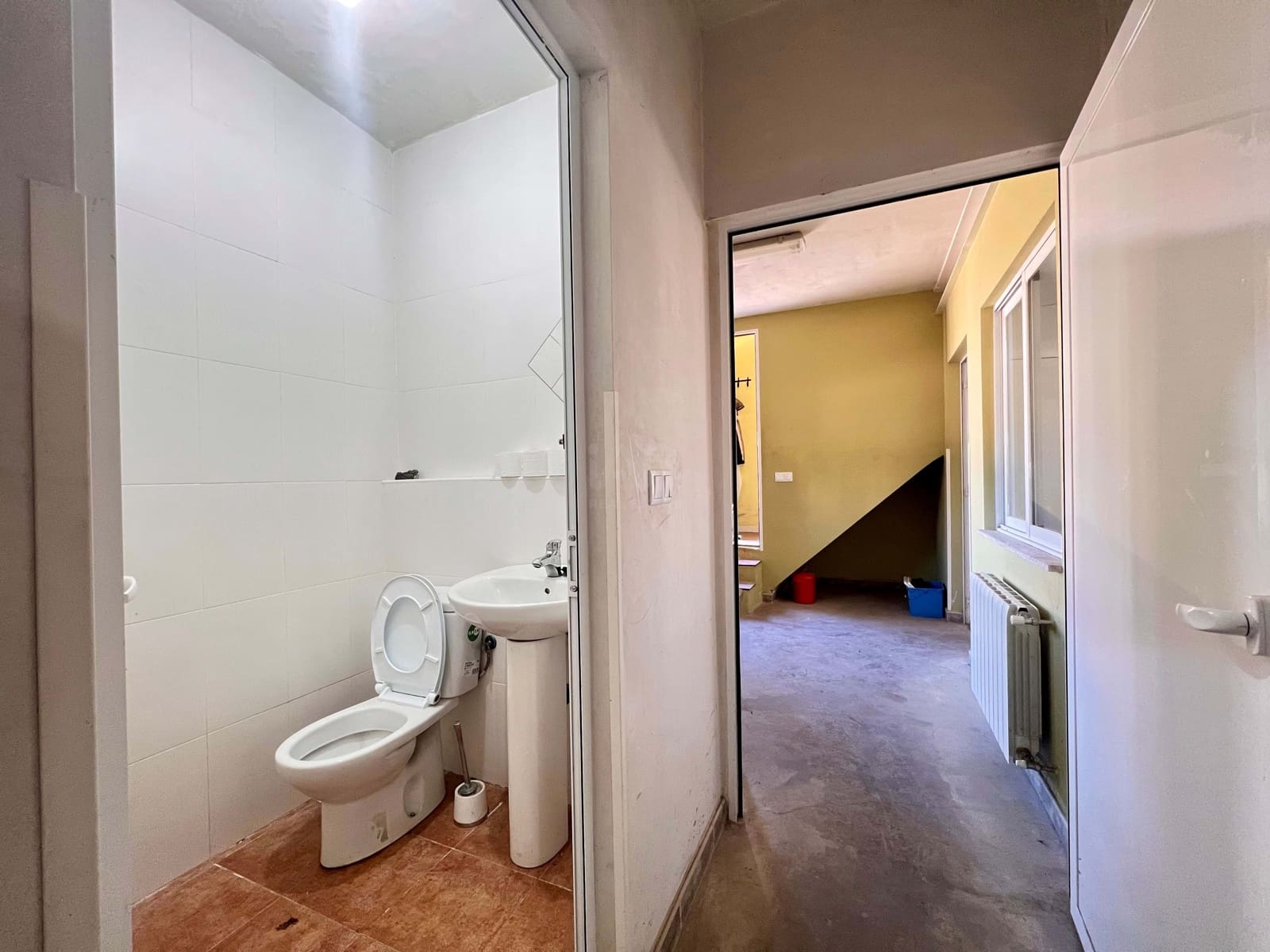 Erhverv til salg i Salamanca by - € 80.000 (Ref: 9988051)