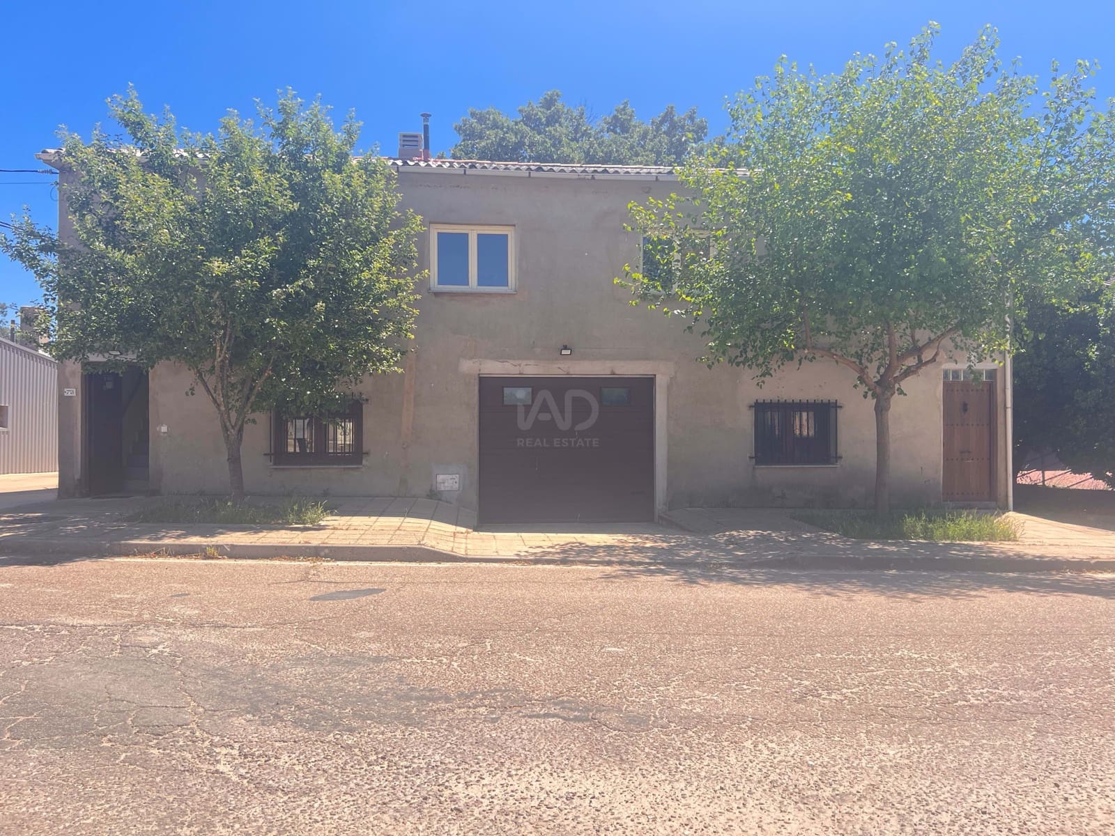 Erhverv til salg i Salamanca by - € 80.000 (Ref: 9988051)