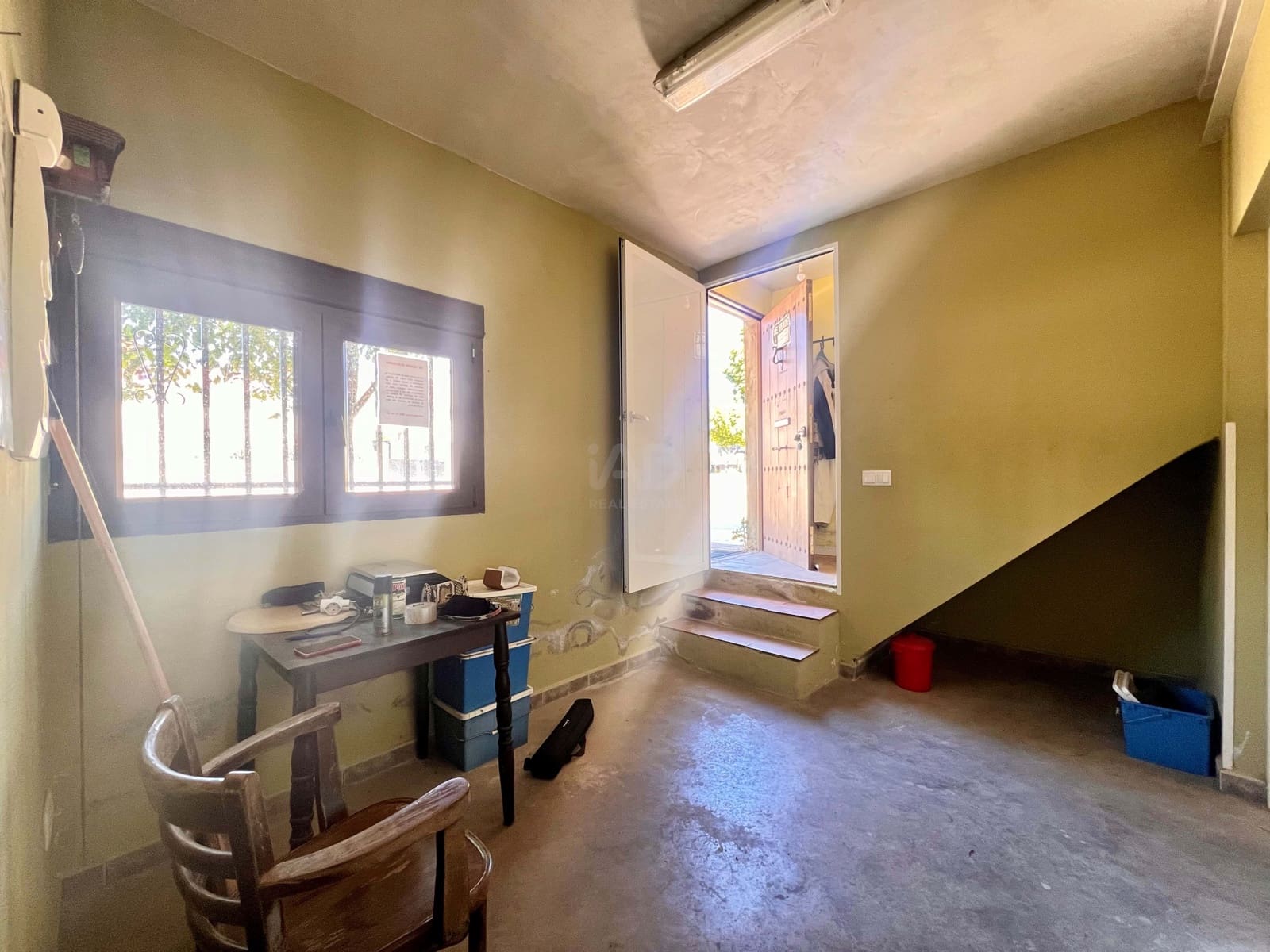 Erhverv til salg i Salamanca by - € 80.000 (Ref: 9988051)