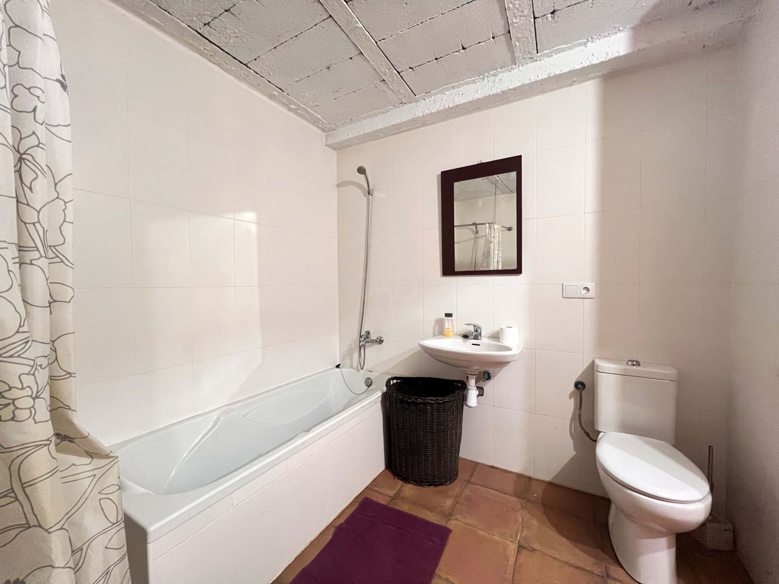 Erhverv til salg i Salamanca by - € 80.000 (Ref: 9988051)