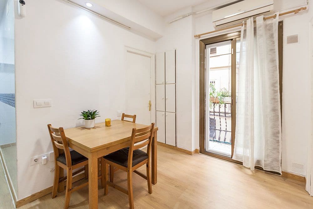 2 Zimmer Apartment zu verkaufen in Barcelona Stadt - 185.000 € (Ref: 9988052)