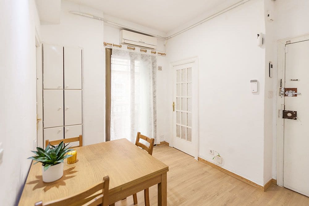 2 Zimmer Apartment zu verkaufen in Barcelona Stadt - 185.000 € (Ref: 9988052)