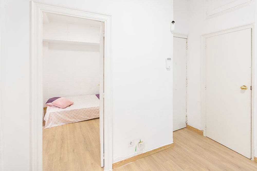 2 Zimmer Apartment zu verkaufen in Barcelona Stadt - 185.000 € (Ref: 9988052)