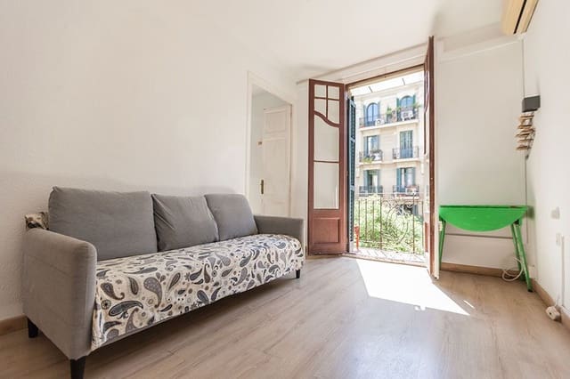 4 bedroom Apartment for sale in La Nova Esquerra de L'Eixample, Barcelona city - € 398,000 (Ref: 9988053)