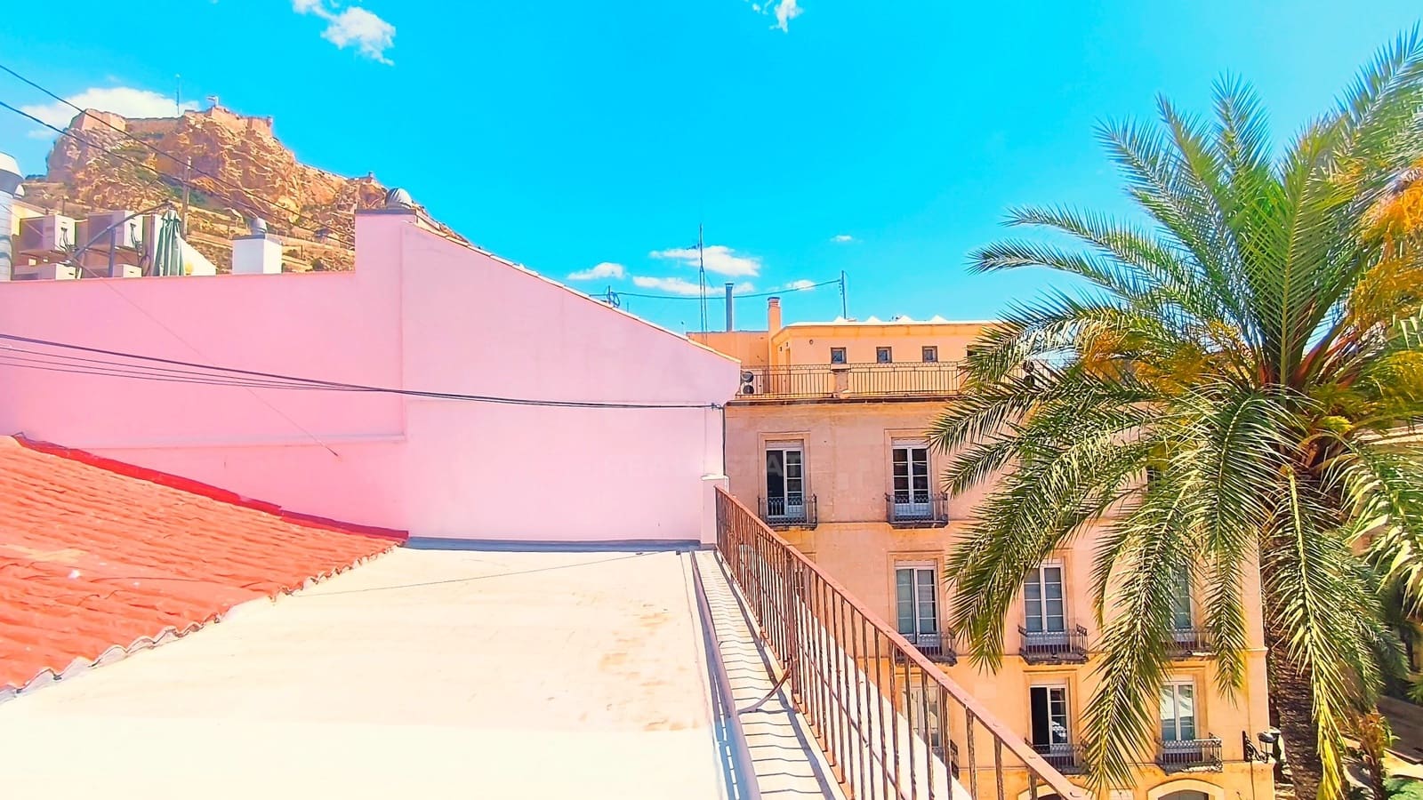 5 makuuhuone Kattohuoneisto myytävänä paikassa Alicante kaupunki - 1 125 000 € (Ref: 9988054)