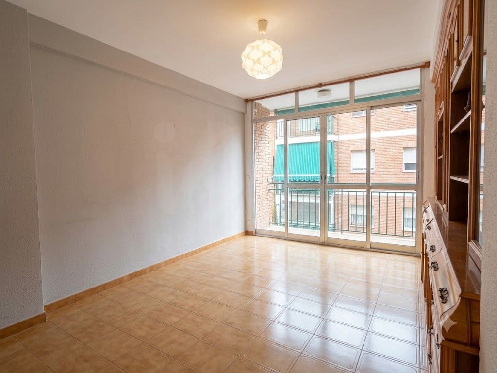 3 sovrum Lägenhet till salu i Malaga stad med garage - 253 000 € (Ref: 9988057)