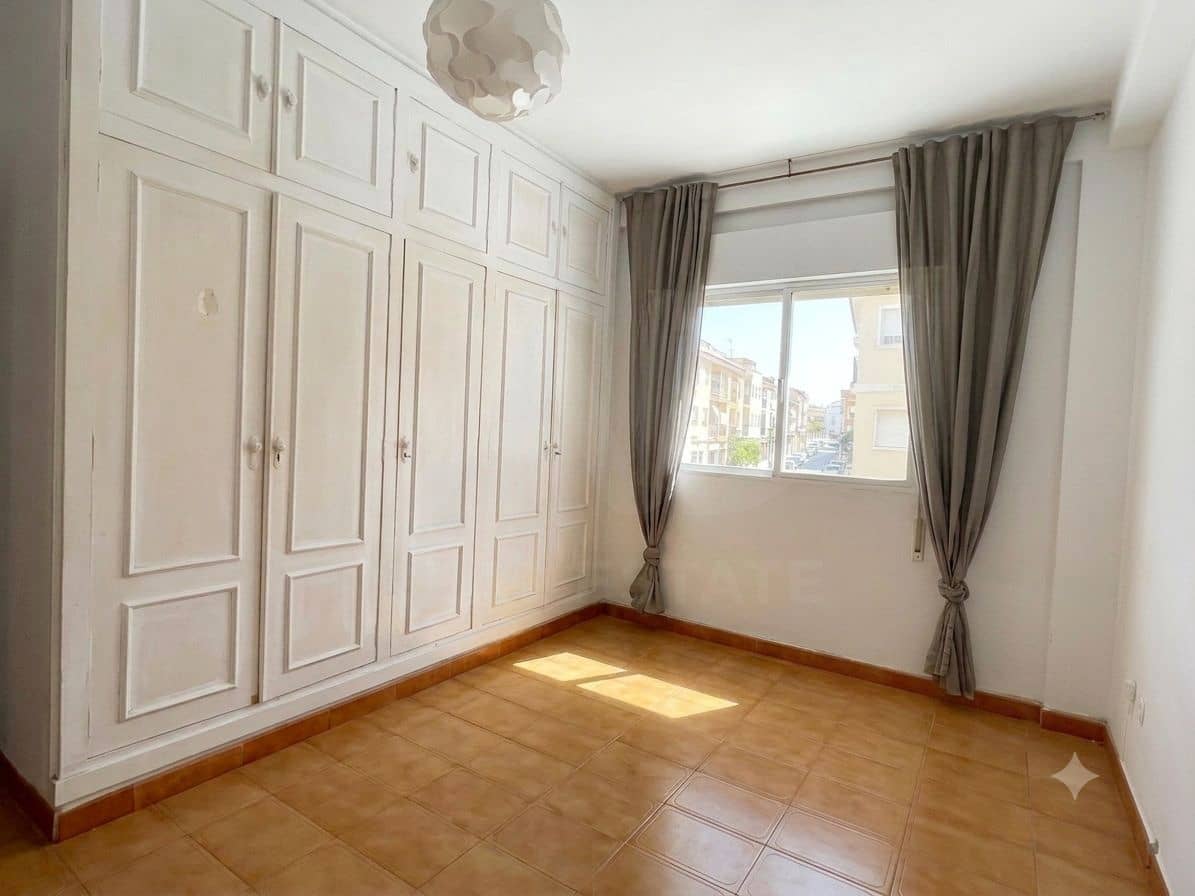 3 sovrum Lägenhet till salu i Malaga stad med garage - 253 000 € (Ref: 9988057)