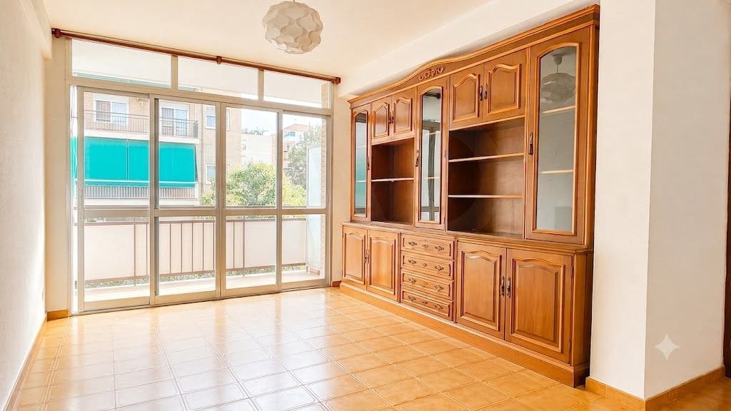 3 sovrum Lägenhet till salu i Malaga stad med garage - 253 000 € (Ref: 9988057)