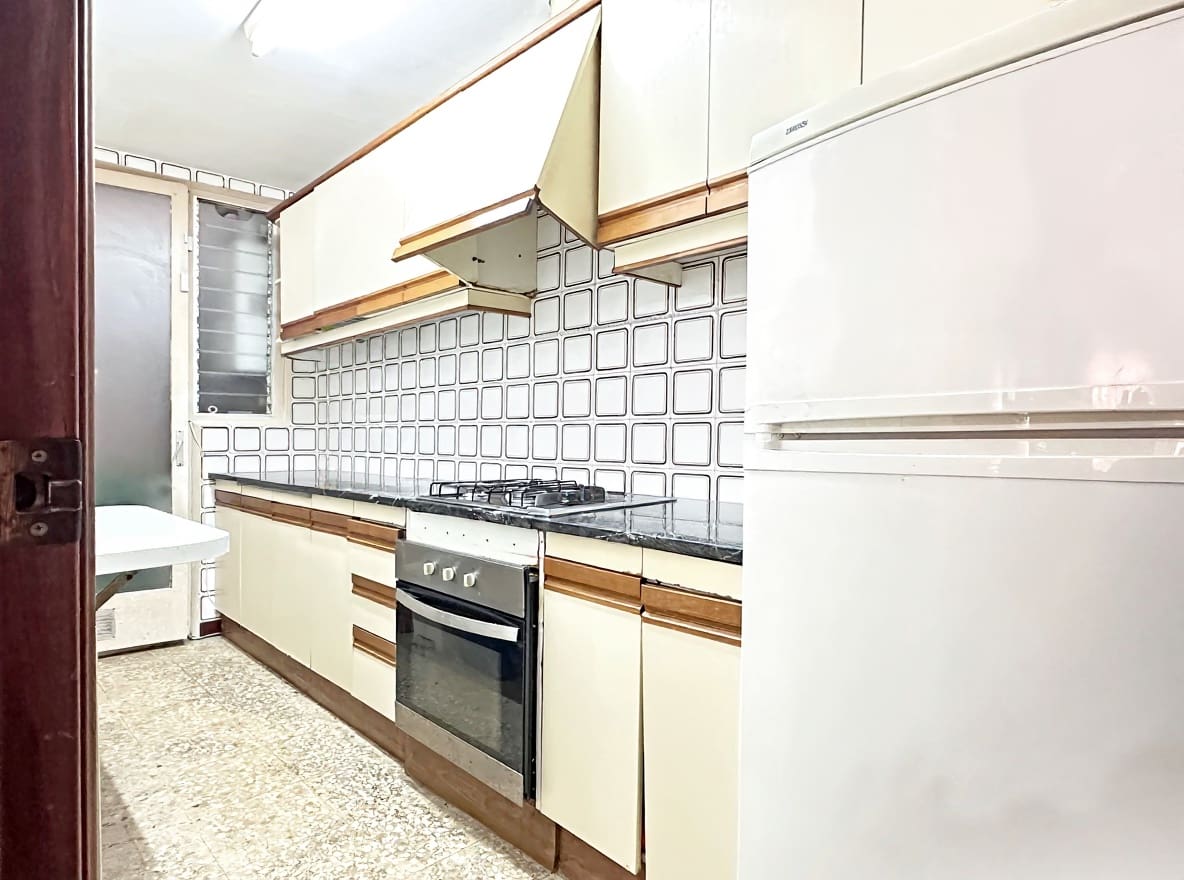 3 soveværelse Lejlighed til salg i Barcelona by - € 265.000 (Ref: 9988058)