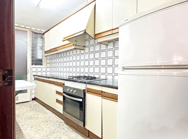 3 soverom Leilighet til salgs i L'Hospitalet de Llobregat - € 265 000 (Ref: 9988058)