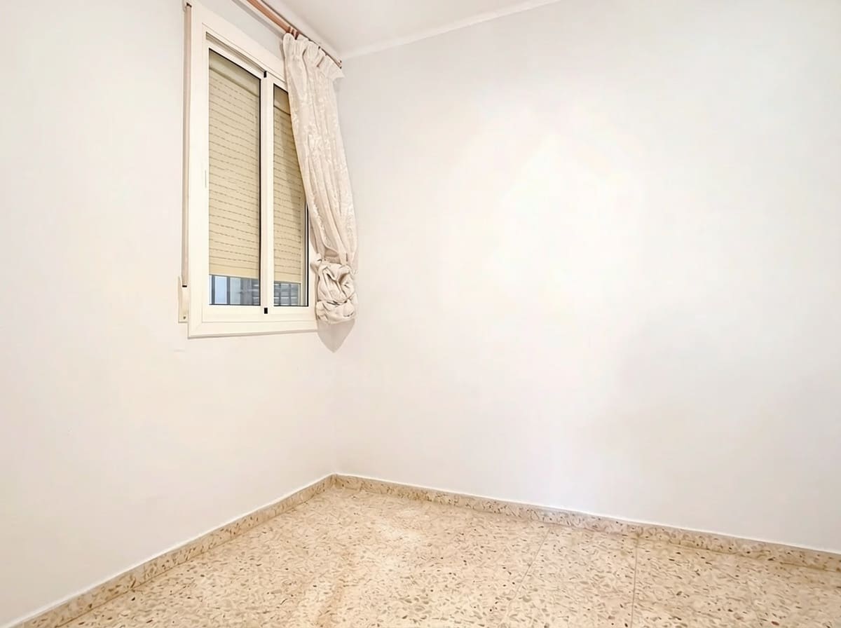 3 soveværelse Lejlighed til salg i Barcelona by - € 265.000 (Ref: 9988058)