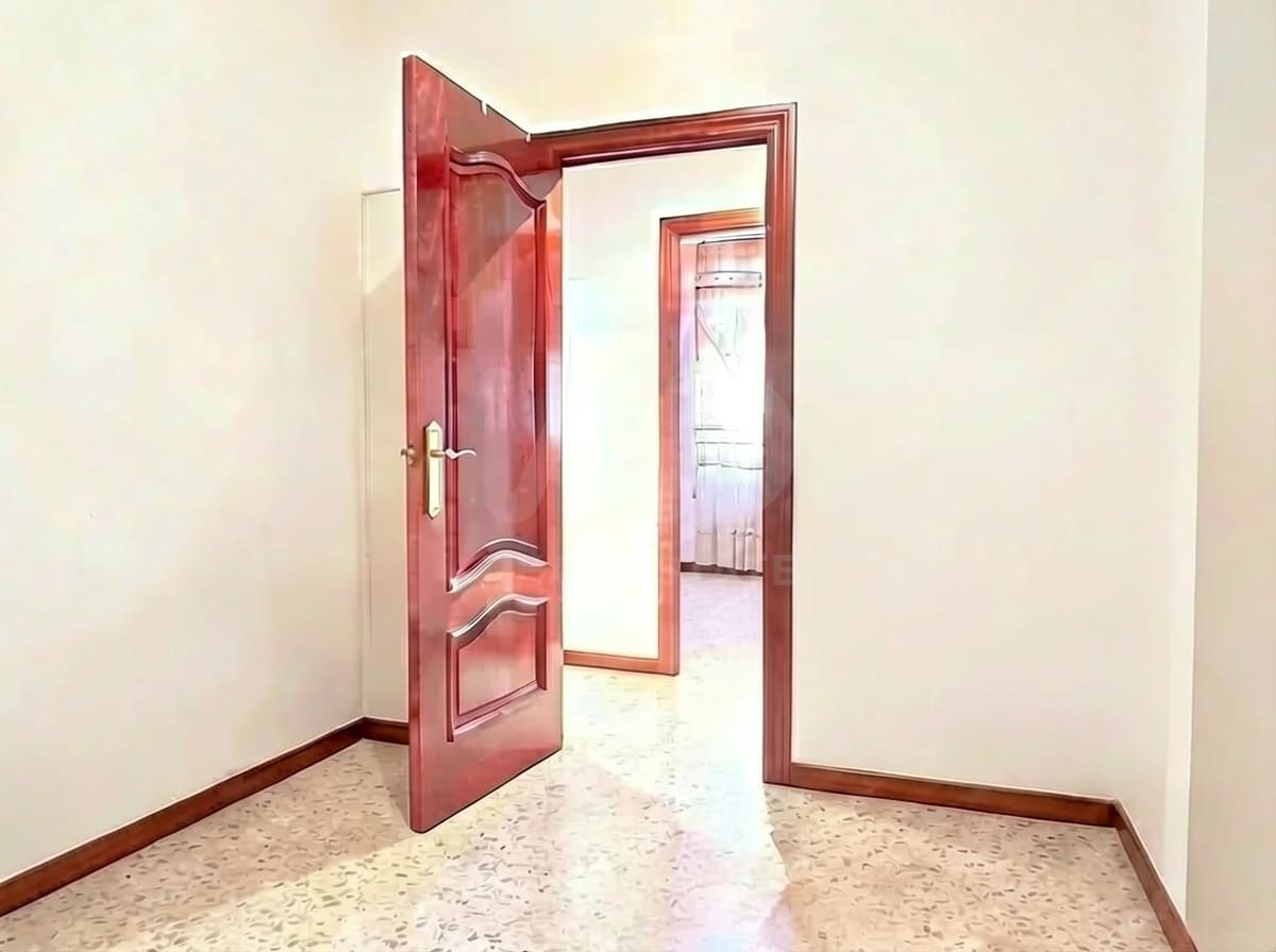 3 soveværelse Lejlighed til salg i Barcelona by - € 265.000 (Ref: 9988058)