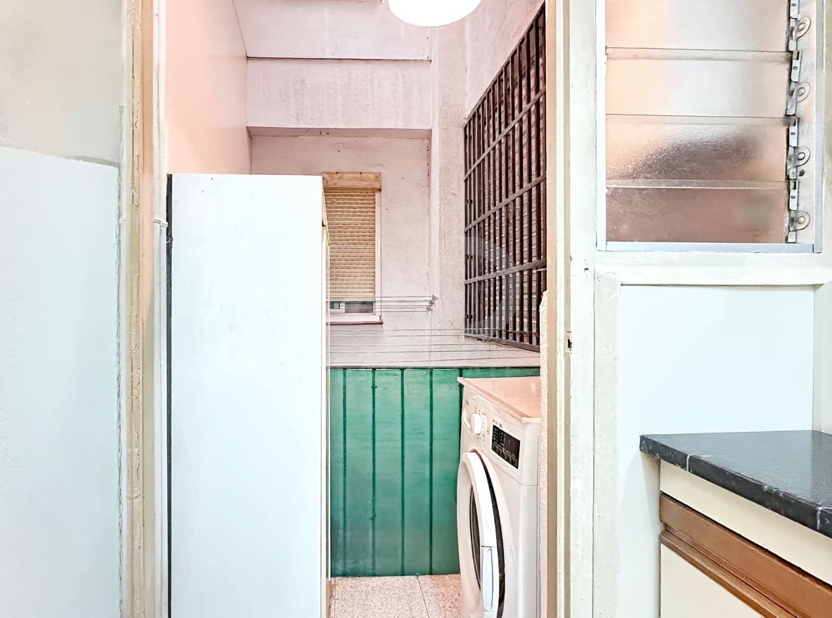 3 soveværelse Lejlighed til salg i Barcelona by - € 265.000 (Ref: 9988058)