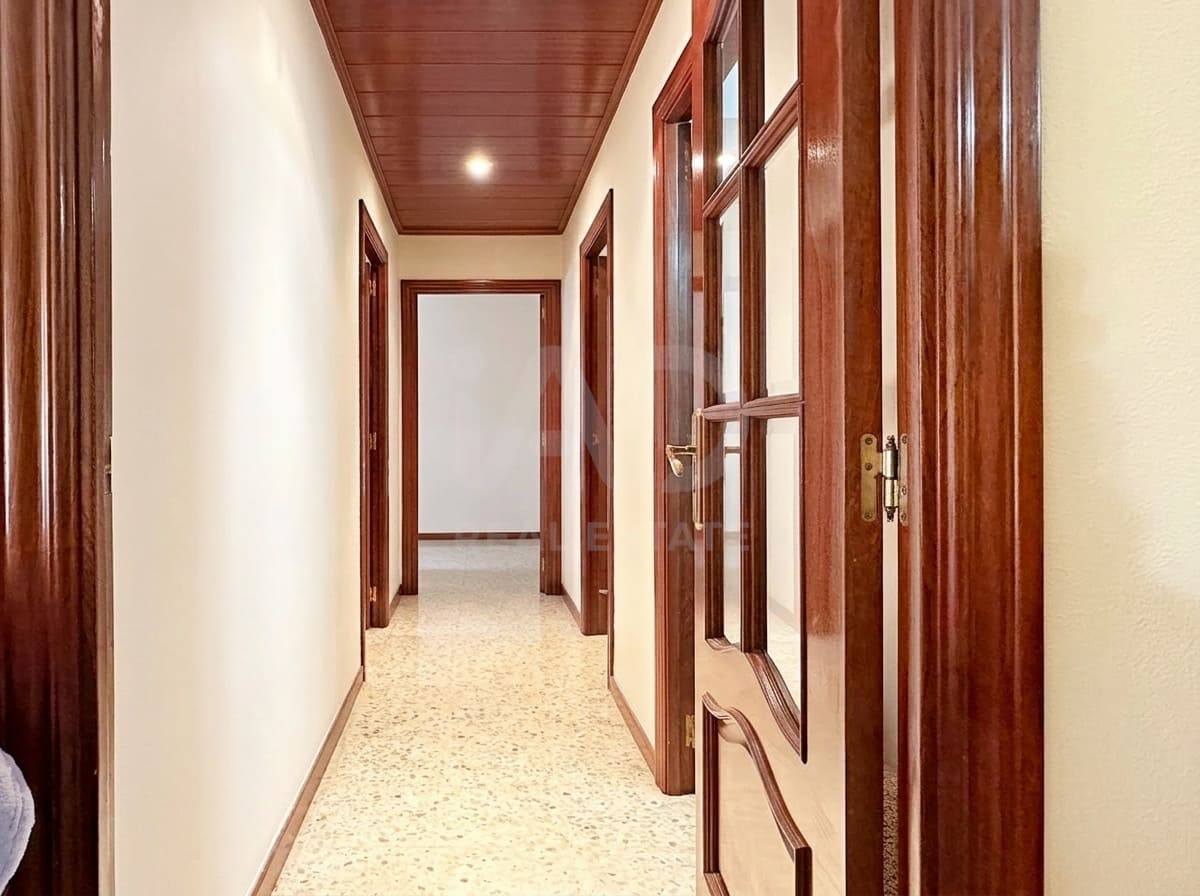 3 soveværelse Lejlighed til salg i Barcelona by - € 265.000 (Ref: 9988058)