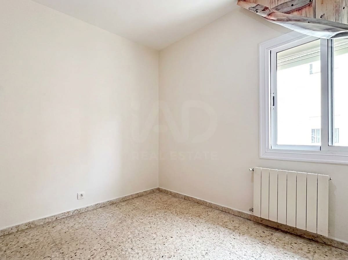 3 soveværelse Lejlighed til salg i Barcelona by - € 265.000 (Ref: 9988058)