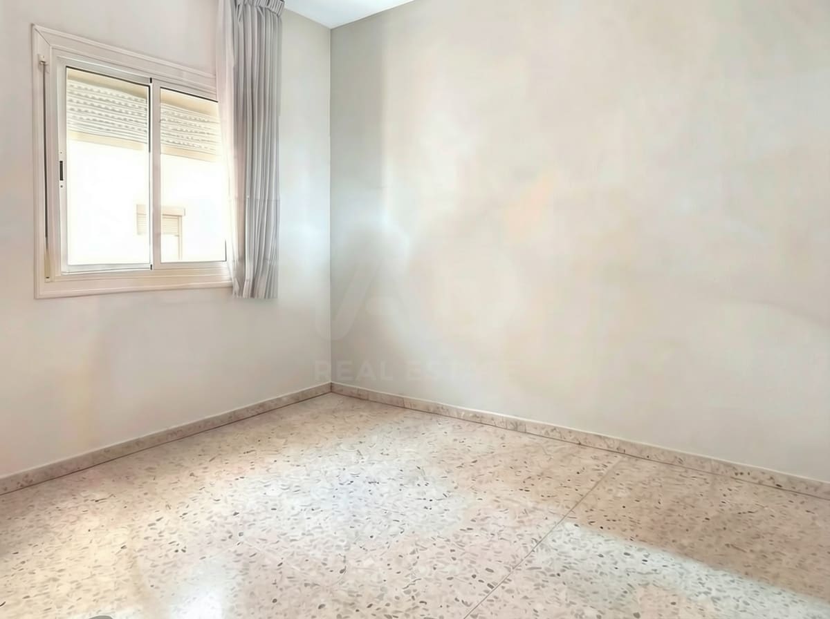 3 soveværelse Lejlighed til salg i Barcelona by - € 265.000 (Ref: 9988058)
