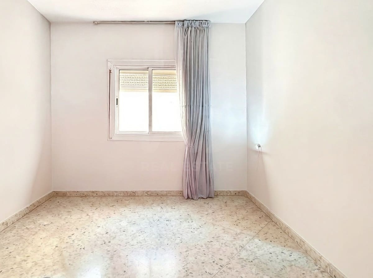 3 soveværelse Lejlighed til salg i Barcelona by - € 265.000 (Ref: 9988058)