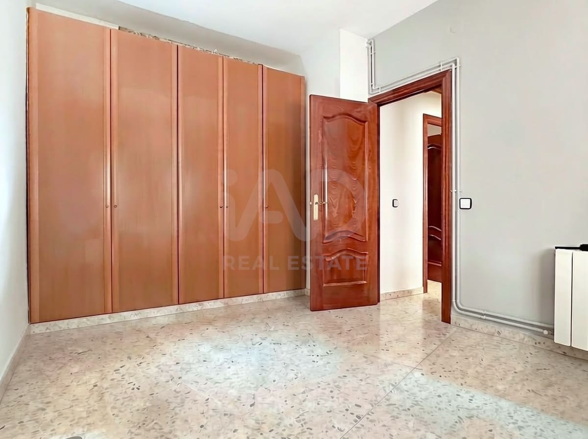 3 soveværelse Lejlighed til salg i Barcelona by - € 265.000 (Ref: 9988058)