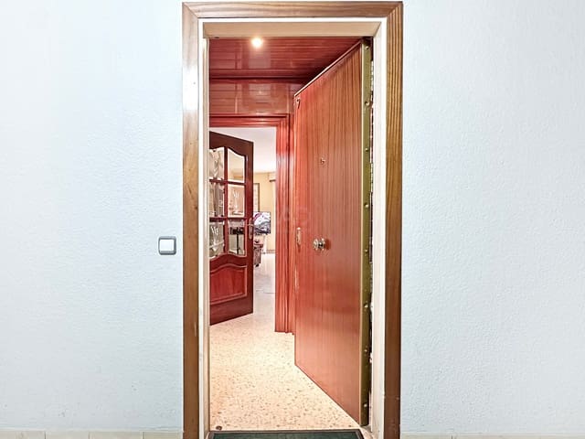 3 soverom Leilighet til salgs i L'Hospitalet de Llobregat - € 265 000 (Ref: 9988058)