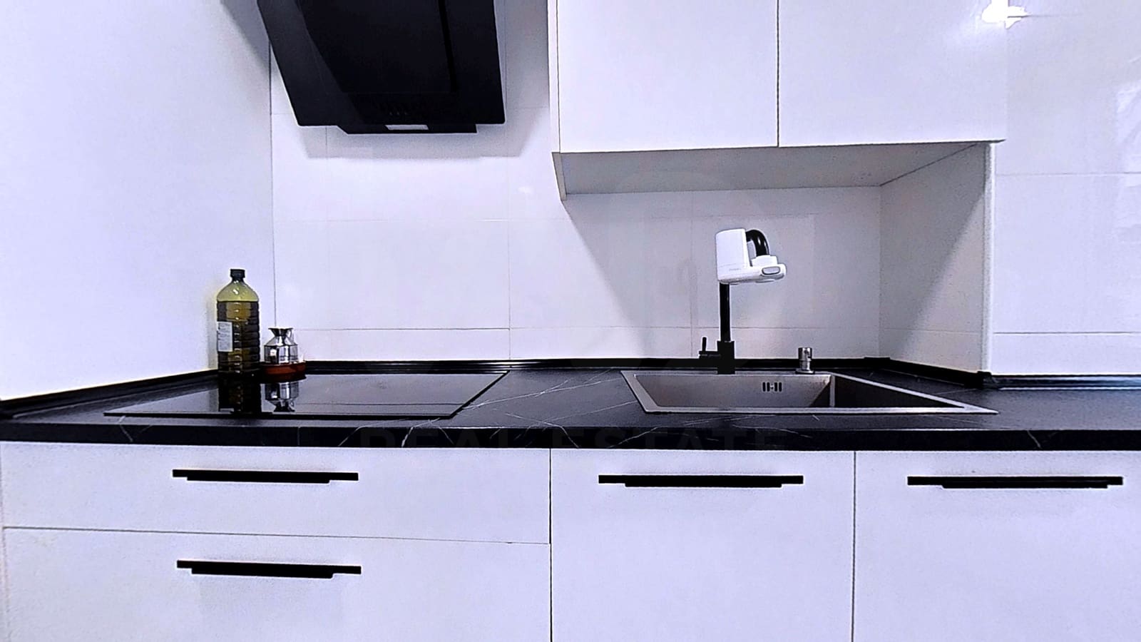 3 bedroom Apartment for sale in Tarragona city with garage - € 143,000 (Ref: 9988059)
