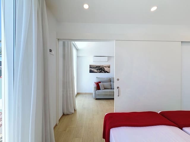 Local Comercial en Pontevedra ciudad en venta con piscina - 1.250.000 € (Ref: 9988062)