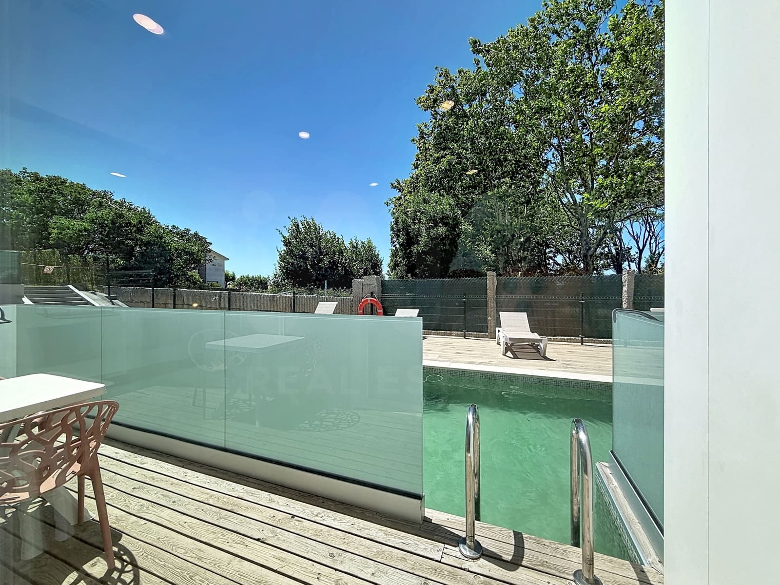 Commercieel te koop in Pontevedra stad met zwembad - € 1.250.000 (Ref: 9988062)