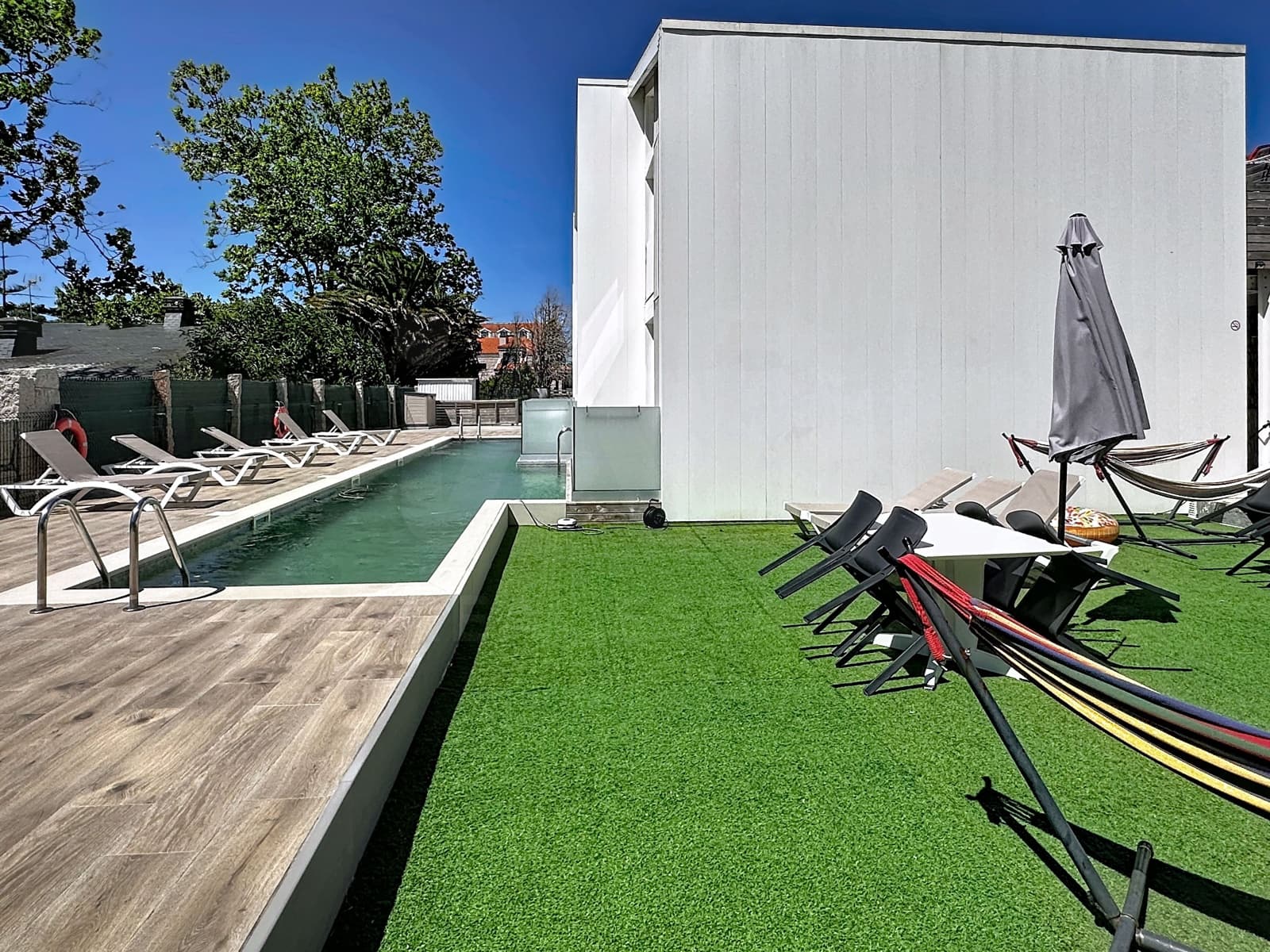 Commercieel te koop in Pontevedra stad met zwembad - € 1.250.000 (Ref: 9988062)