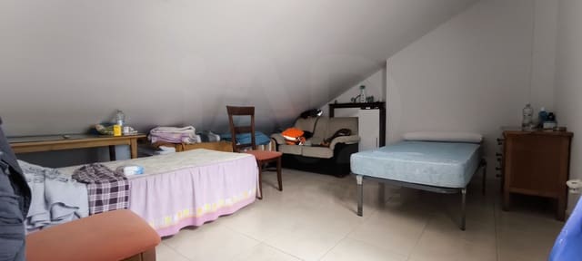 3 bedroom Apartment for sale in Huelva city - € 95,000 (Ref: 9988067)