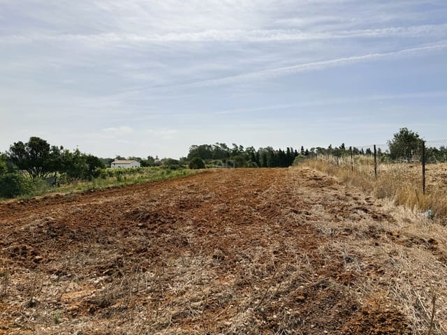 Grunde uden byggetilladelser til salg i Cádiz by - € 295.000 (Ref: 9988069)