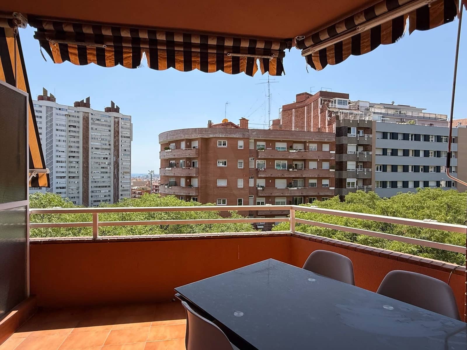 3 soveværelse Penthouse til salg i Barcelona by - € 585.000 (Ref: 9988070)