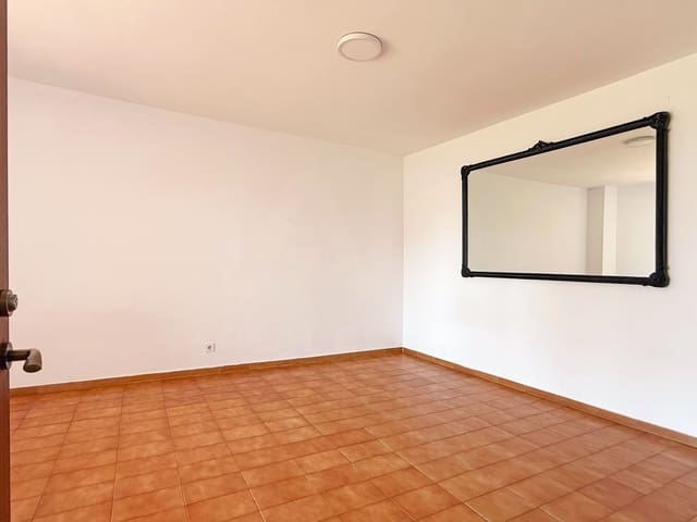 3 soveværelse Penthouse til salg i El Guinardó, Barcelona by - € 585.000 (Ref: 9988070)