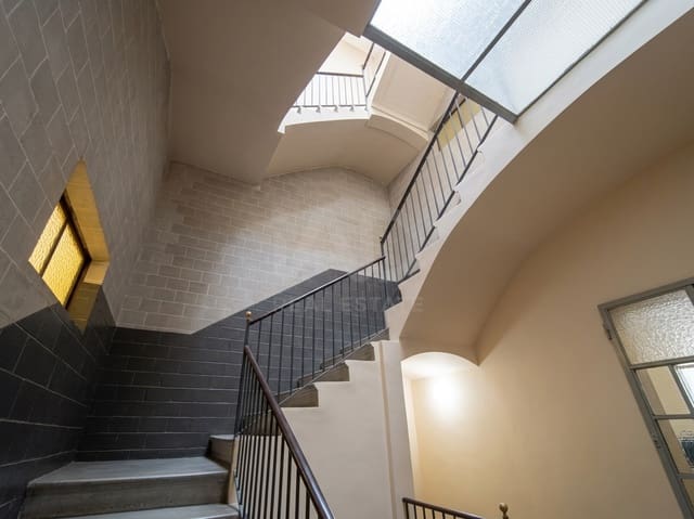 Gewerbe zu verkaufen in Barcelona Stadt - 1.998.000 € (Ref: 9988072)