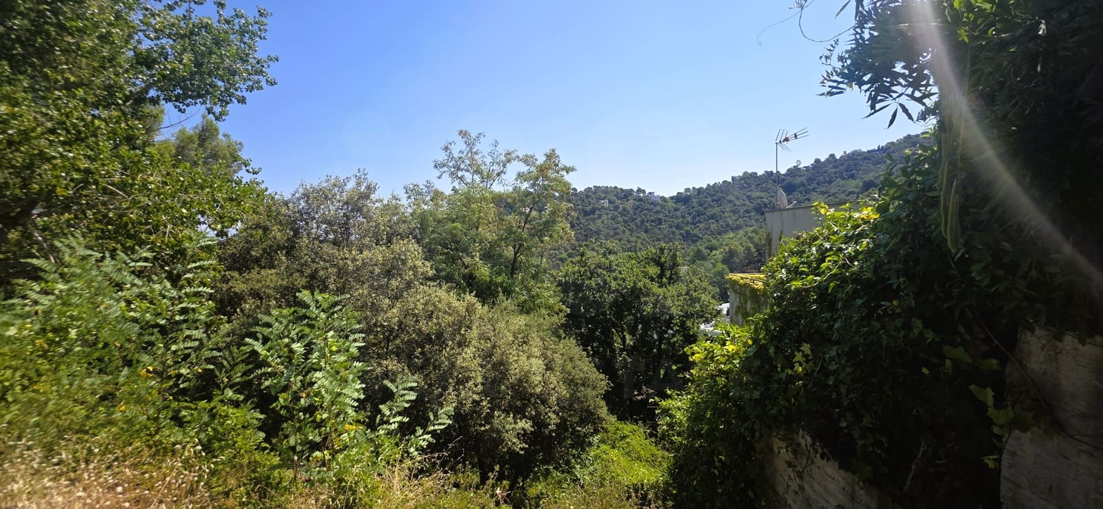 Building Plot for sale in Barcelona city - € 230,000 (Ref: 9988077)