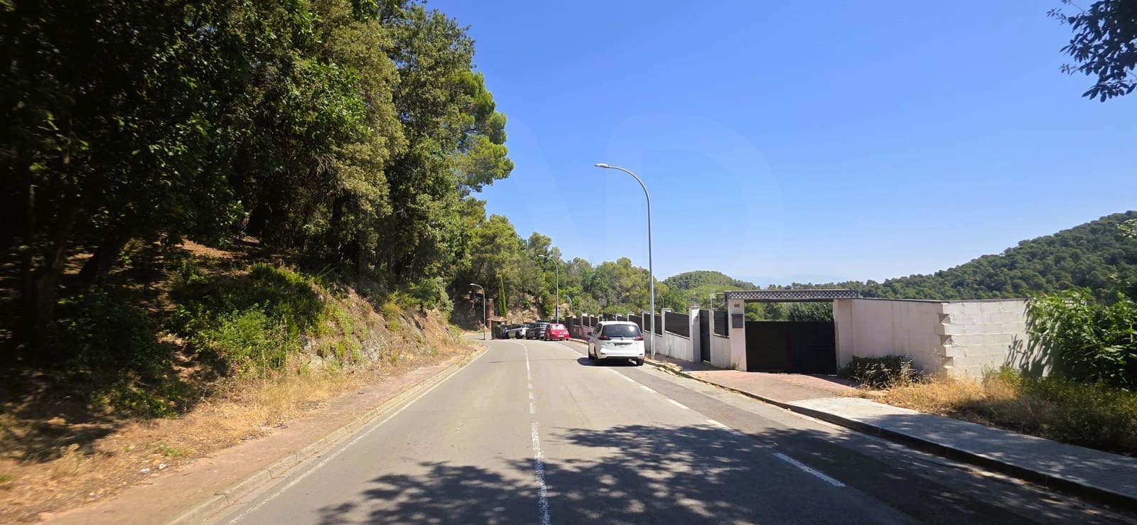 Building Plot for sale in Barcelona city - € 230,000 (Ref: 9988077)