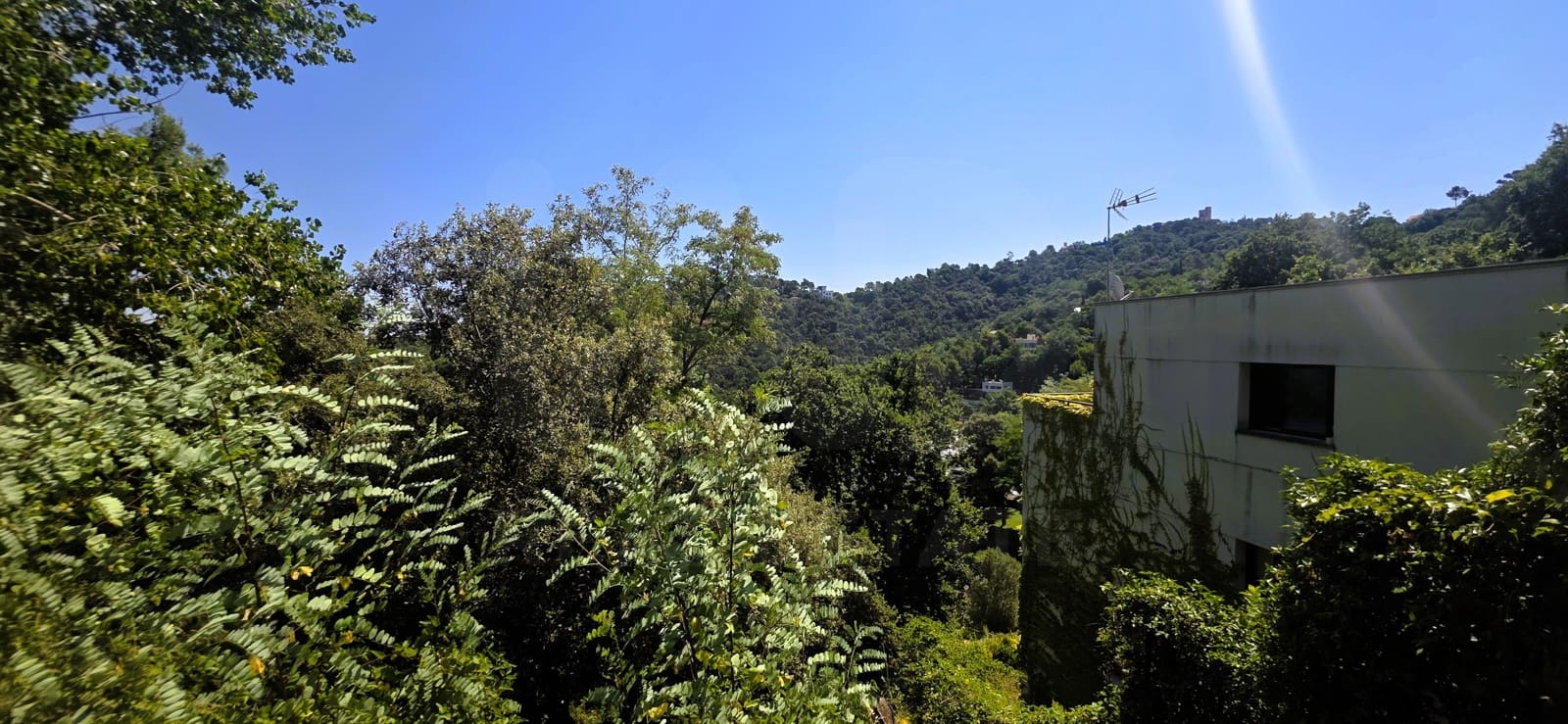 Building Plot for sale in Barcelona city - € 230,000 (Ref: 9988077)