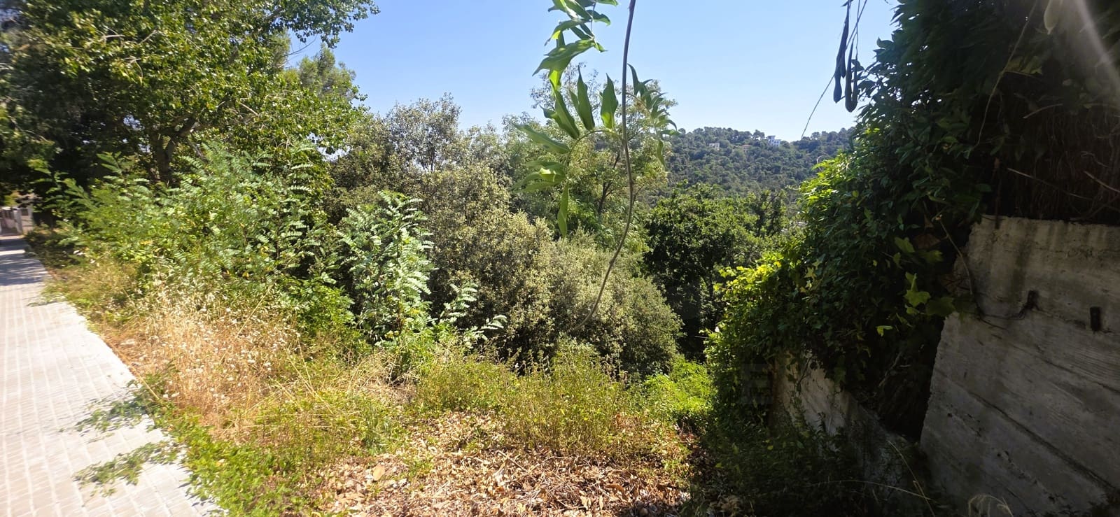 Building Plot for sale in Barcelona city - € 230,000 (Ref: 9988077)