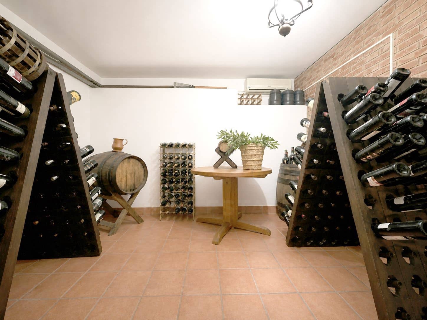 4 bedroom Townhouse for sale in Terrassa with pool - € 715,500 (Ref: 9988080)