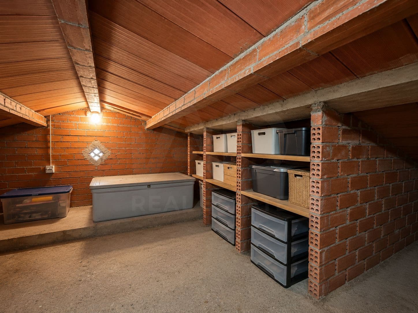 4 bedroom Townhouse for sale in Terrassa with pool - € 715,500 (Ref: 9988080)