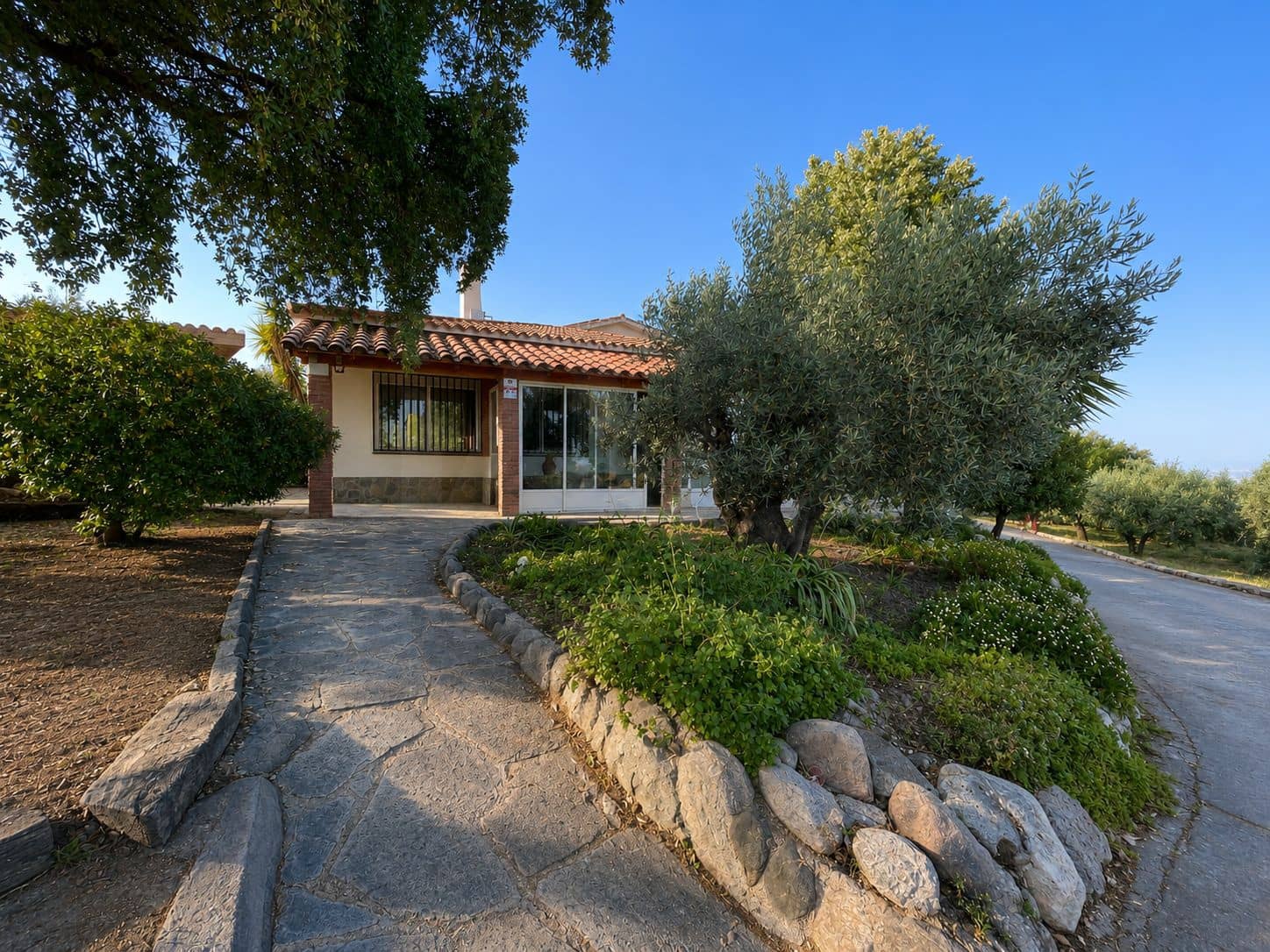 4 bedroom Townhouse for sale in Terrassa with pool - € 715,500 (Ref: 9988080)