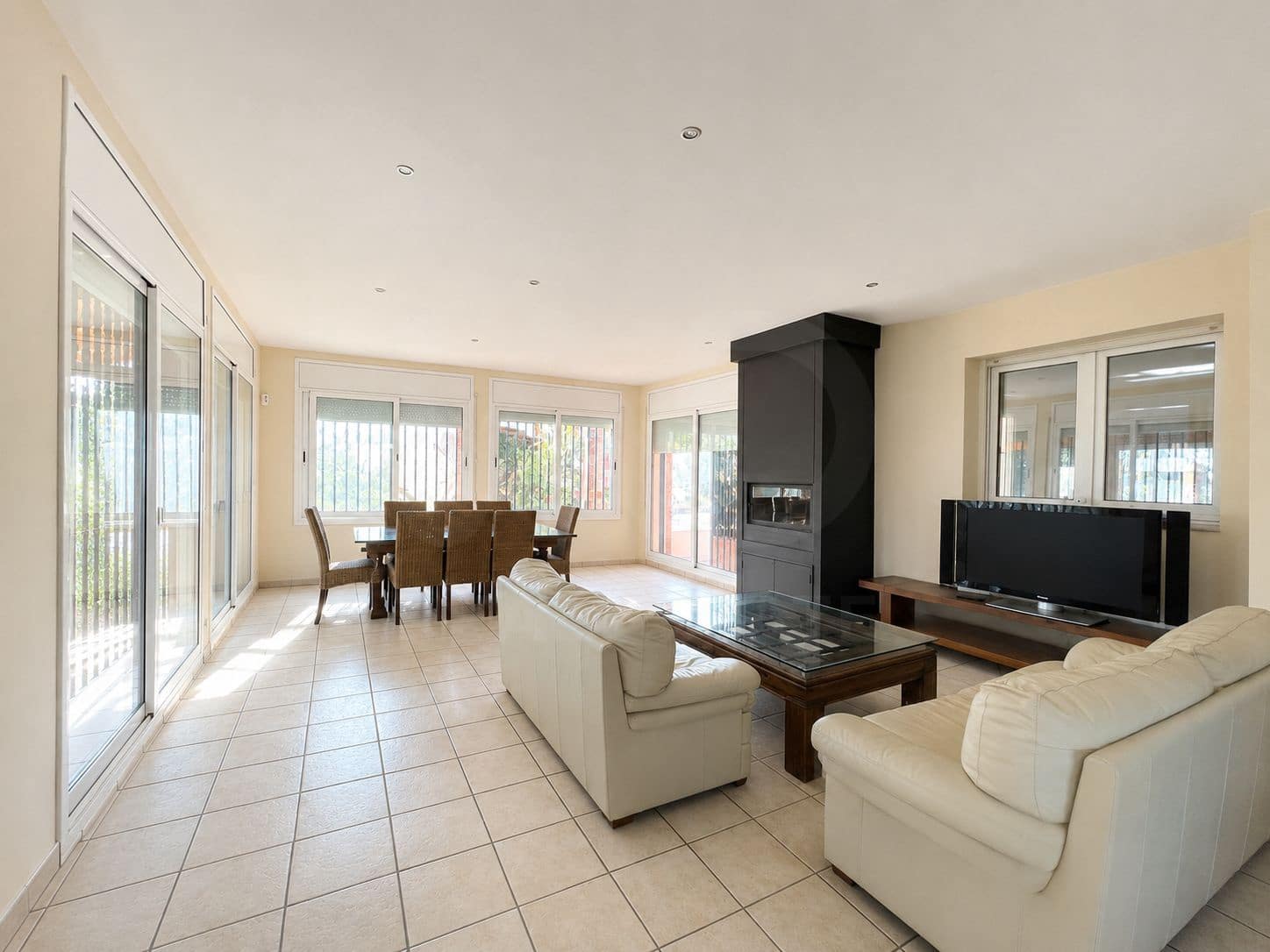 4 Zimmer Haus zu verkaufen in Terrassa mit Pool - 715.500 € (Ref: 9988080)