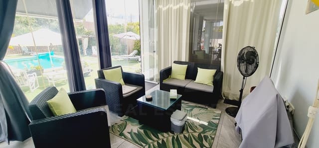4 sypialnia Dom na sprzedaż w Pinos de Alhaurin, Alhaurín de la Torre z basenem garażem - 625 000 € (Ref: 9988084)