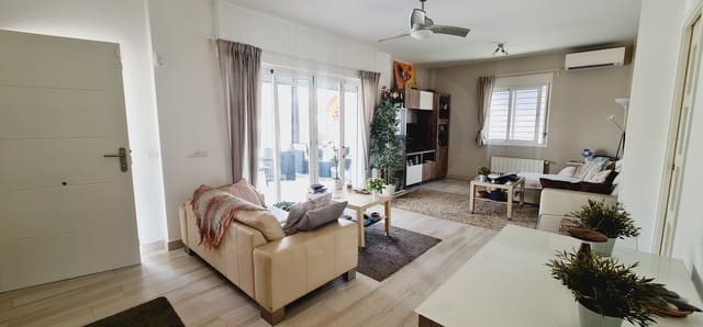 4 sypialnia Dom na sprzedaż w Pinos de Alhaurin, Alhaurín de la Torre z basenem garażem - 625 000 € (Ref: 9988084)